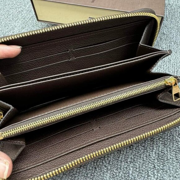 100% Authentic Louis Vuitton Empreinte Leather Wallet - Picture 7 of 8